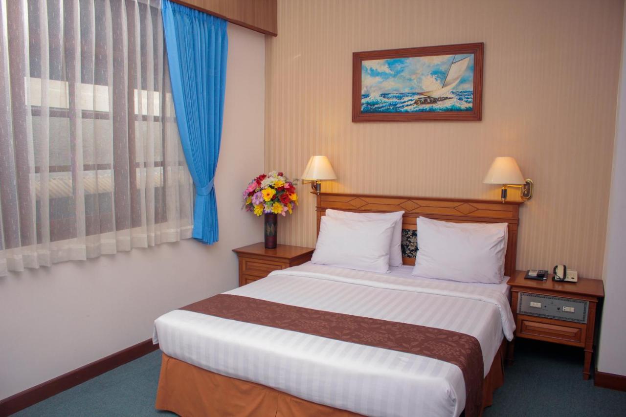 Sapta Nawa Resort 1 Gresik Экстерьер фото