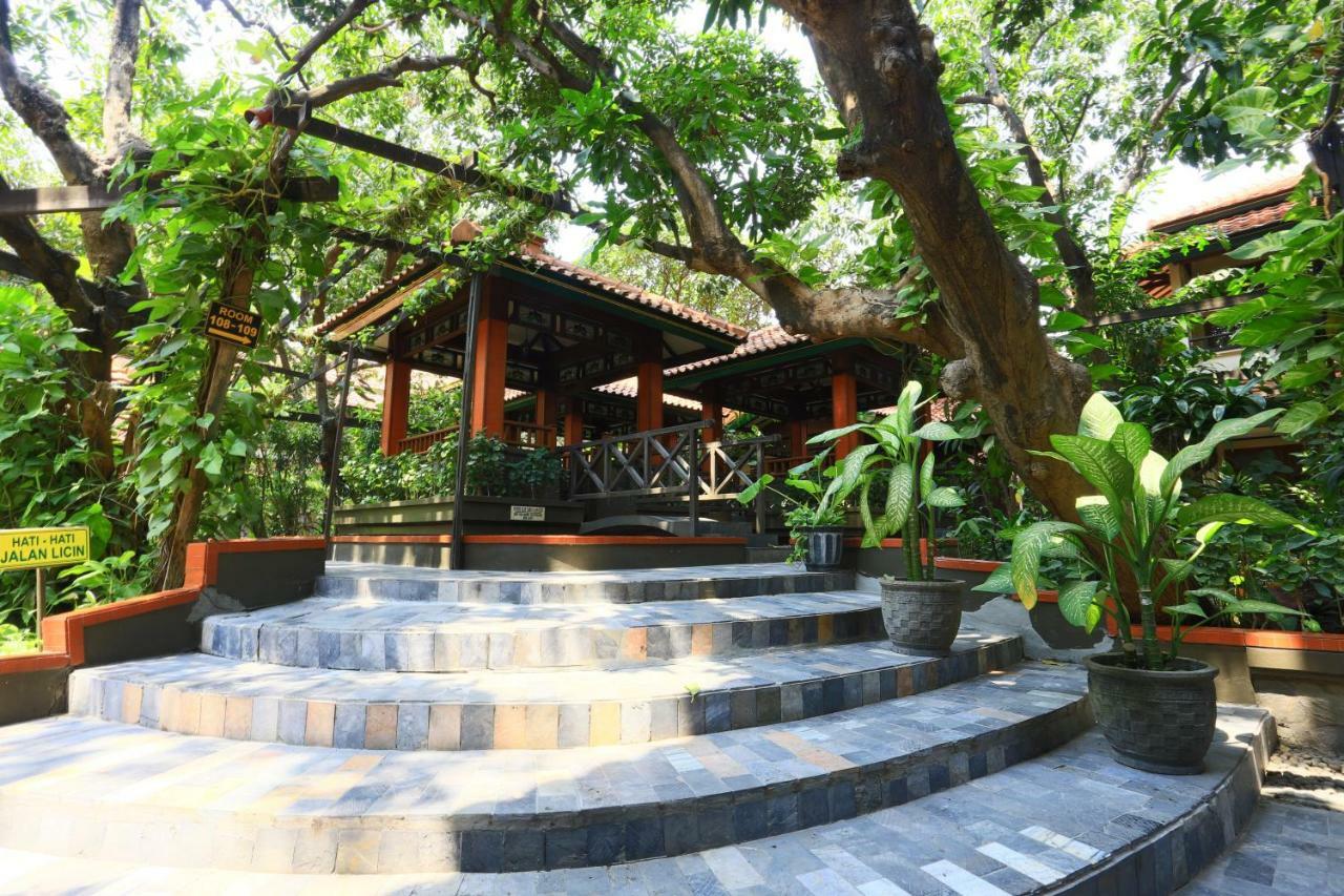 Sapta Nawa Resort 1 Gresik Экстерьер фото