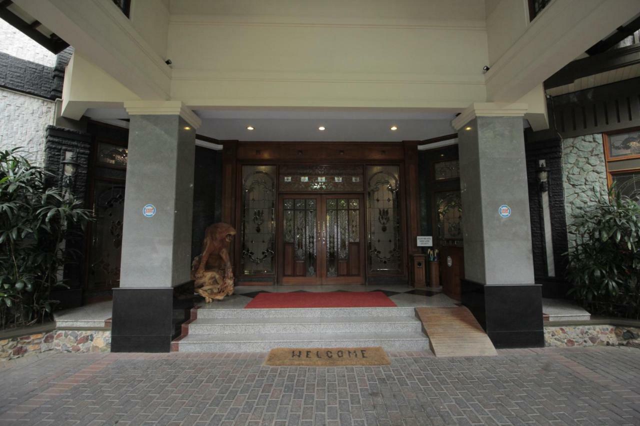 Sapta Nawa Resort 1 Gresik Экстерьер фото